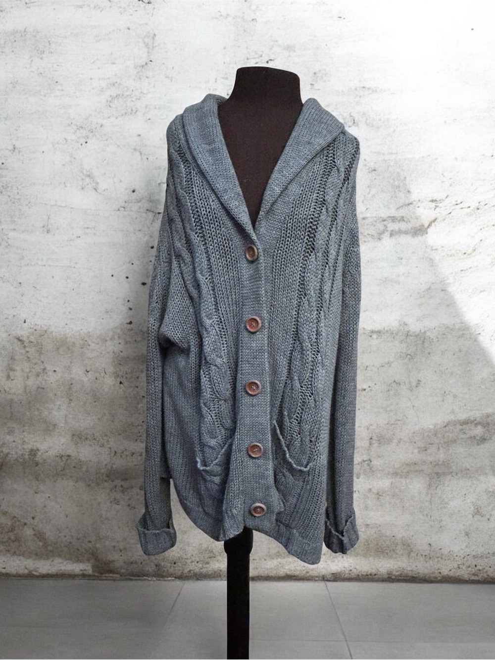 Vtg Cozy Cable-Knit Button-up Cardigan Sweater - Gray Gram Sweater